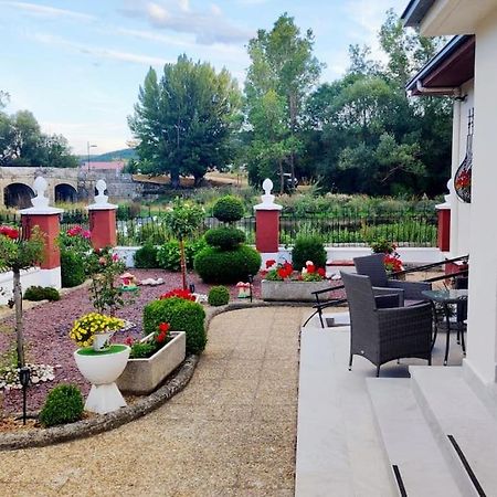 Villa Casa La Riera à Salinas De Pisuerga Extérieur photo